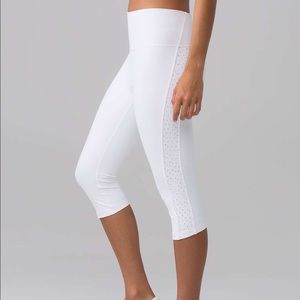 Lululemon ornate crop 17”